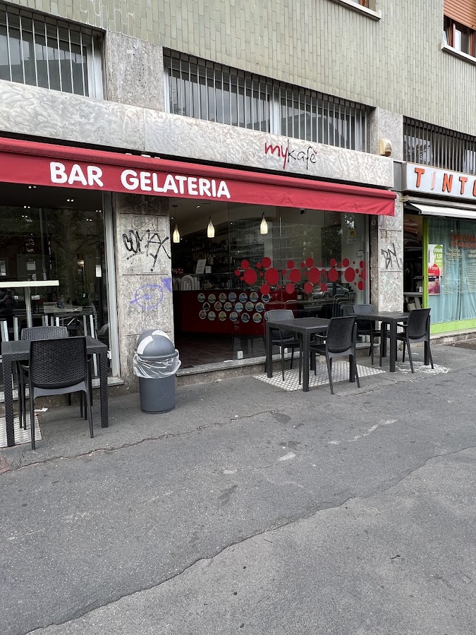 I tavolini esterni di My Kafè